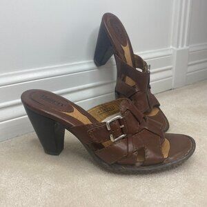 BORN LUCIA BLOCK HEEL SANDALS
